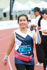 BIB: 1899
                            <button type="button" onclick="openModal(4646543)" class="btn btn-primary btn-sm float-right btn-popup" data-toggle="modal" data-target=".modal-high-quality">
                        <i class="fas fa-shopping-cart"></i> Add to Cart
                    </button>
                                            <button type="button" onclick="isThisMe(4646543, true)" class="btn btn-success btn-sm float-right btn-popup btn-isme hidden" data-toggle="tooltip" data-placement="bottom" title="นี่คือรูปของคุณใช่ไหม คลิกที่นี่เพื่อเอาเข้าอัลบั้ม">
                        <i class="fas fa-plus"></i> Add to album
                    </button>
                    <button type="button" onclick="isThisMe(4646543, false)" class="btn btn-warning btn-sm float-right btn-popup btn-isnotme hidden">
                        <i class="fas fa-ban"></i> Remove from album
                    </button>